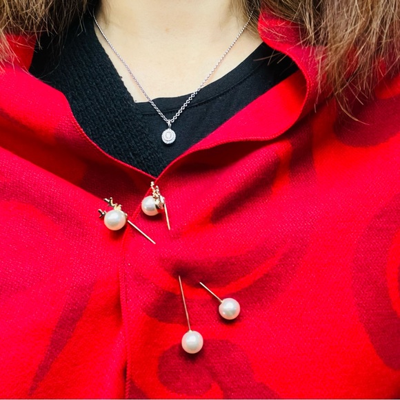 Reindeer pearl pin - Picture 7 of 7